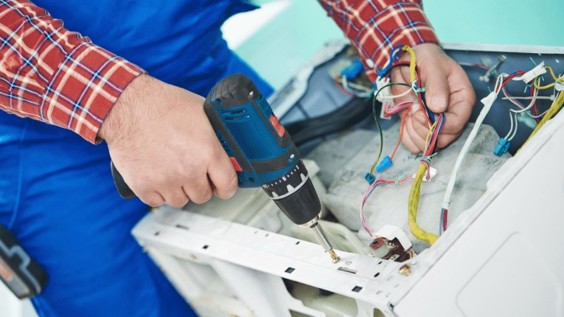 Güdül Vaillant Vaillant çamaşır makinesi kart tamiri – Su almama arızası orijinal parça ile giderildi. - Teknik servis örneği